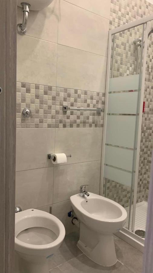 Miris Fast Comfortable Airport Capodichino 25 Minutes Walk Self Check-in Appartement Naples
