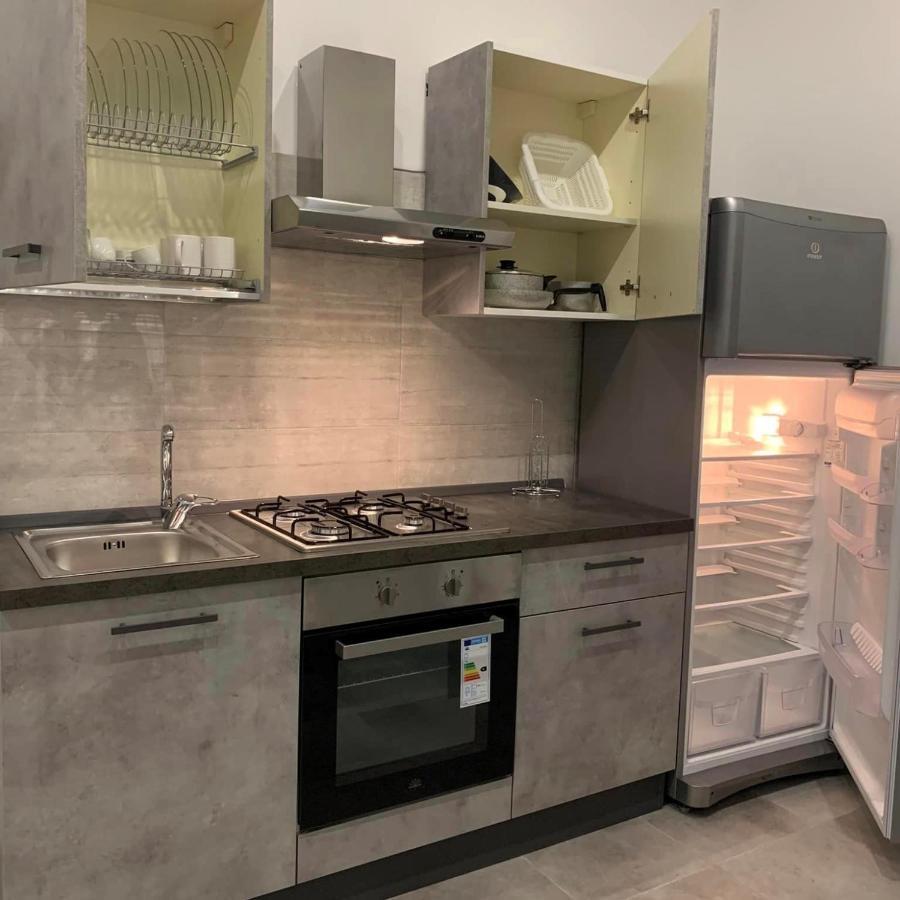Miris Fast Comfortable Airport Capodichino 25 Minutes Walk Self Check-in Appartement